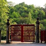 Entrance to Swanbourne Lake