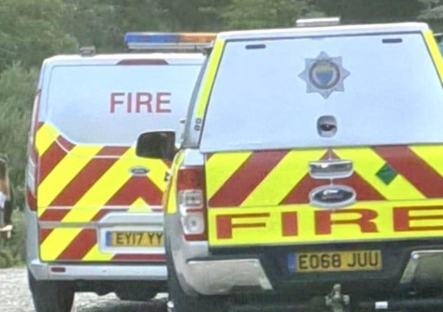 Fire-vehicles-at-swanbourne-lake