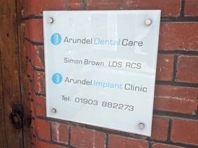 Arundel dentist's sign